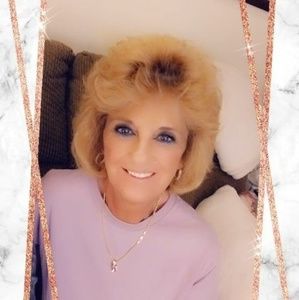 Meet your Posher, Della